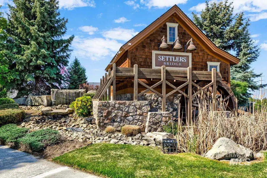 1928 E Mountain Man Dr, Meridian, ID 83646 - #3