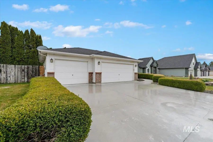 3711 W Angelica Dr, Meridian, ID 83646 - #2