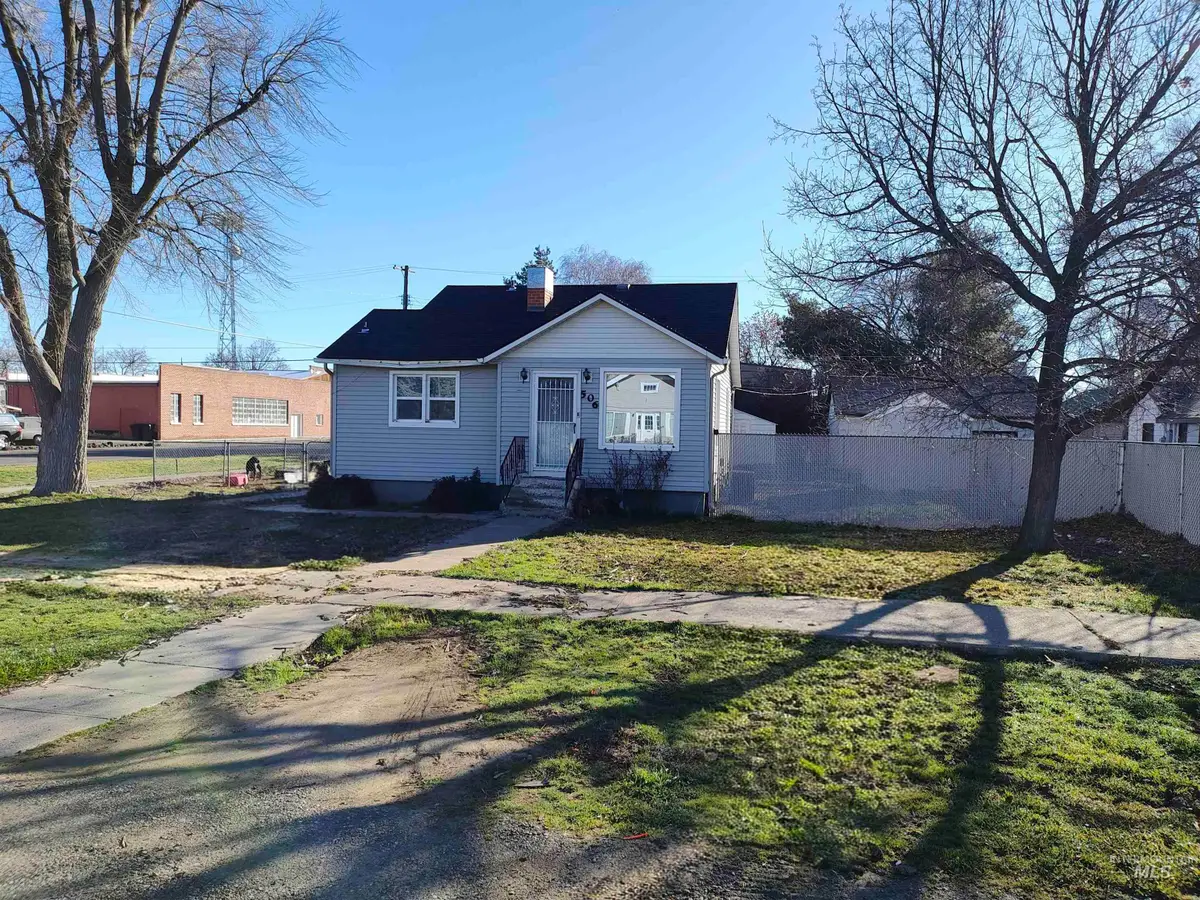 506 California St, Gooding, ID 83330 - #1
