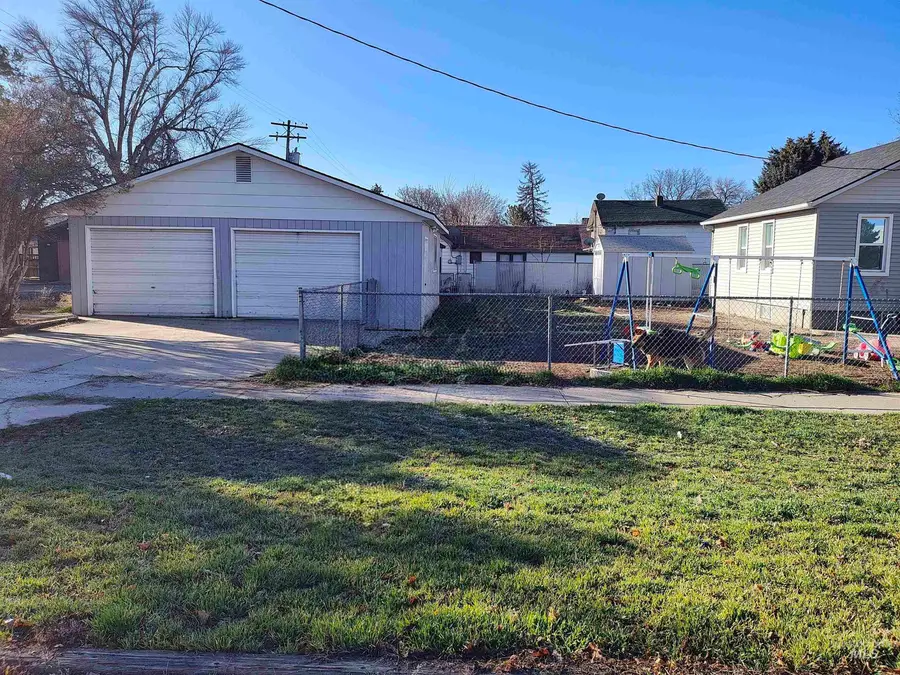 506 California St, Gooding, ID 83330 - #3