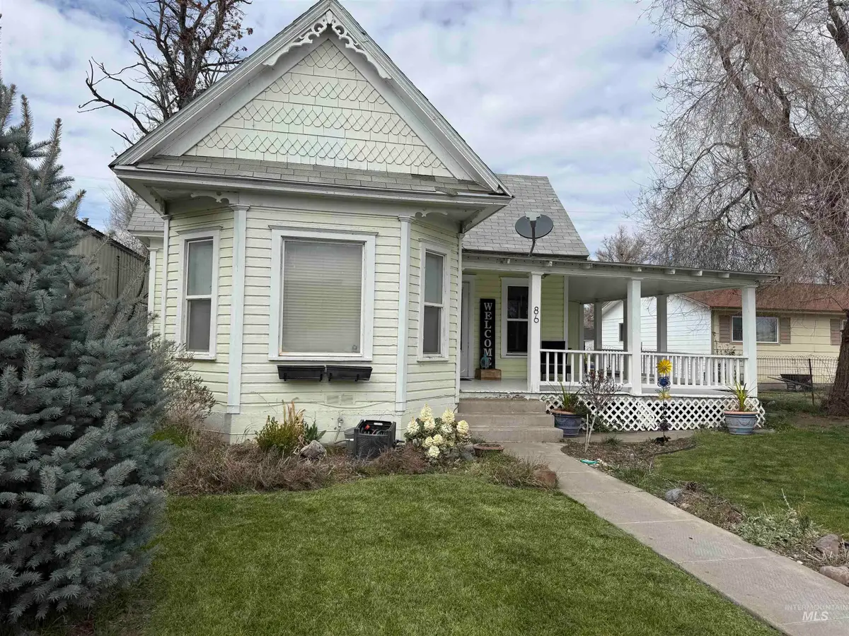 86 W 1st Ave, Glenns Ferry, ID 83623 - #1