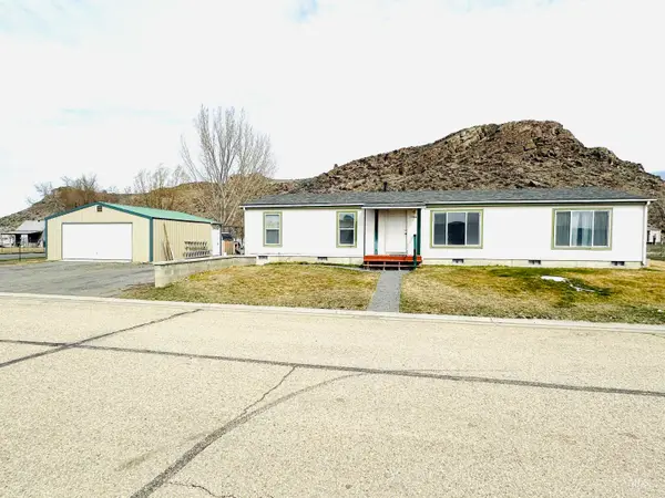 1304 Young Field Ave, Jordan Valley, OR 97910