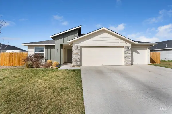 910 SW Miner St, Mountain Home, ID 83647