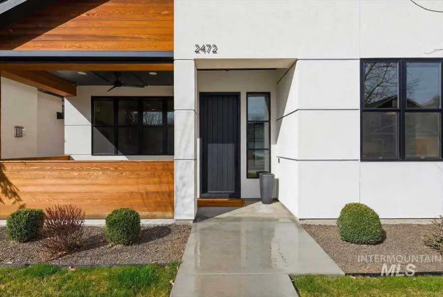 2472 N Birchgrove Ln, Boise, ID 83703 - #3