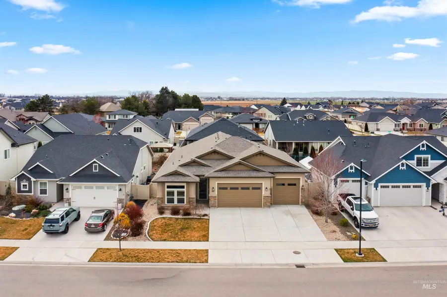 917 E Pascua Dr, Kuna, ID 83634 - #3