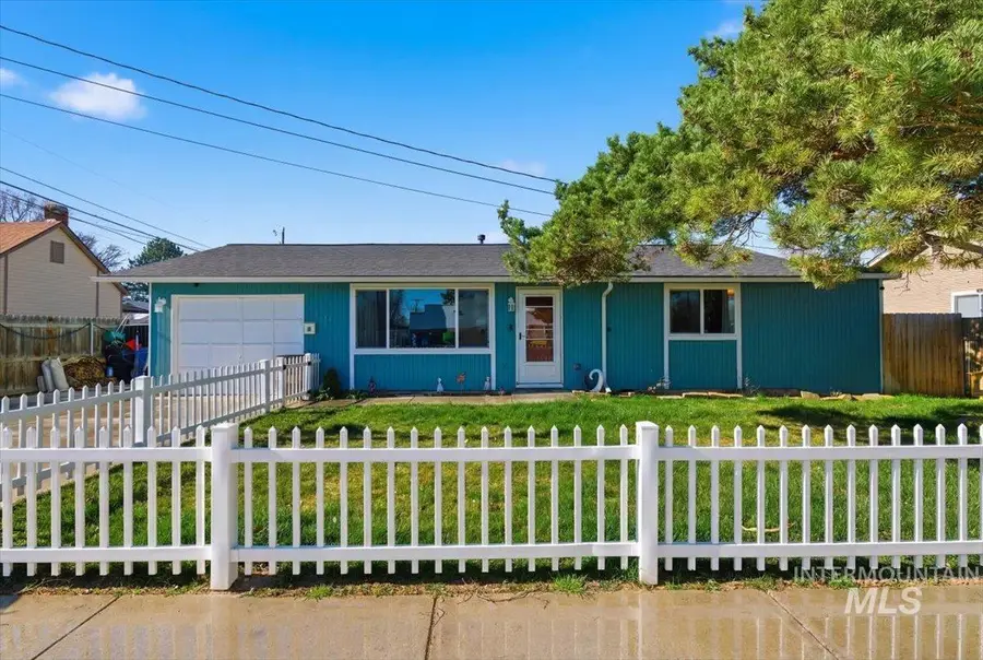 2211 3rd St S, Nampa, ID 83651 - #2