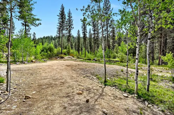 9 Crescent Cir, Idaho City, ID 83631