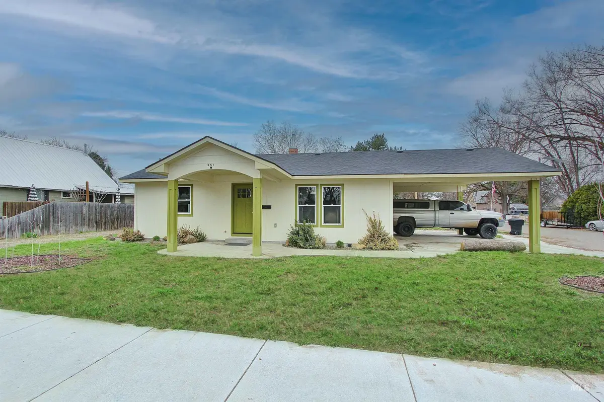 951 W 6th St, Weiser, ID 83672 - #1