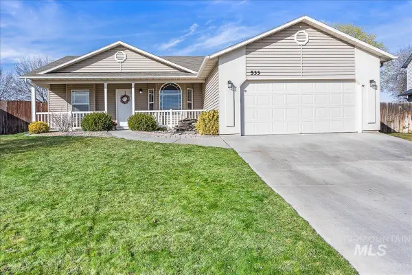 533 W Palmer Dr, Nampa, ID 83686