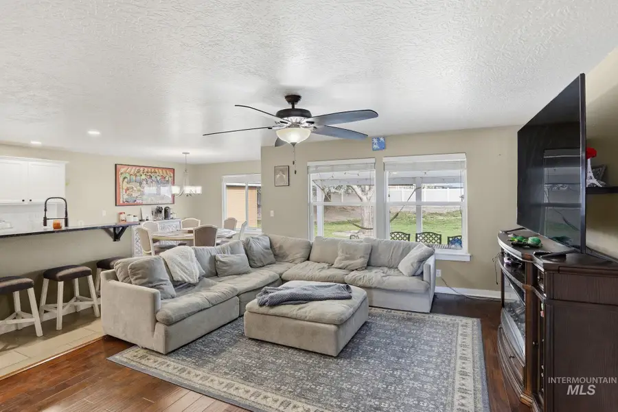 6924 E Greens Dr, Nampa, ID 83687 - #3