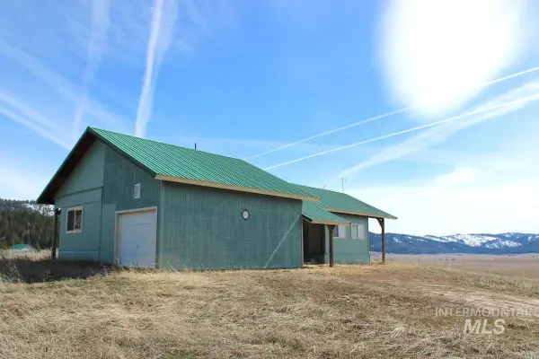 107 Skidoo Place, Cascade, ID 83611