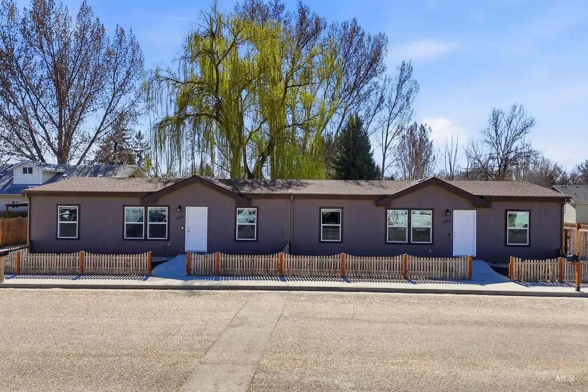 352 & 374 E E Idaho St, Middleton, ID 83644 - #1