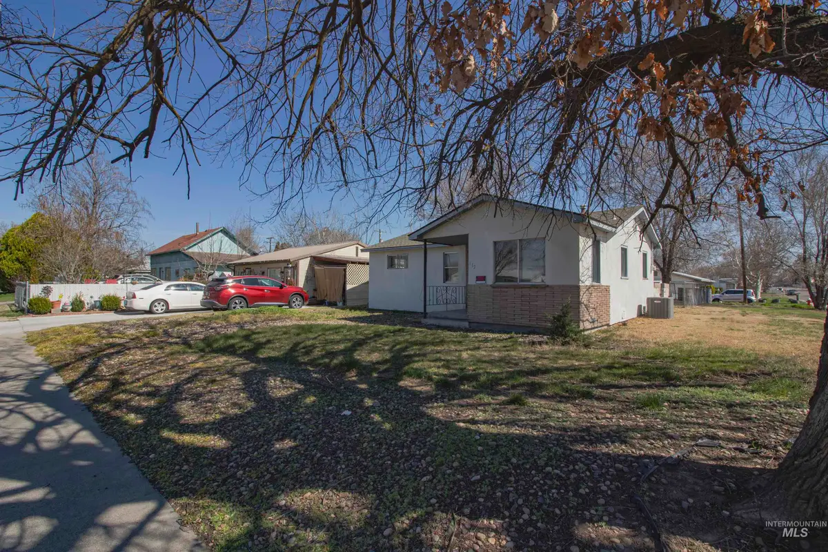 112 NW 8th Street, Ontario, OR 97914 - #1