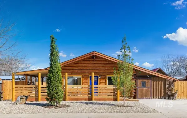 2210 Glen View Dr, Nampa, ID 83686