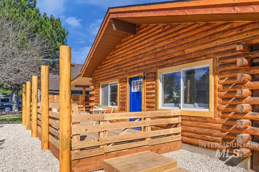 2210 Glen View Dr, Nampa, ID 83686 - #2