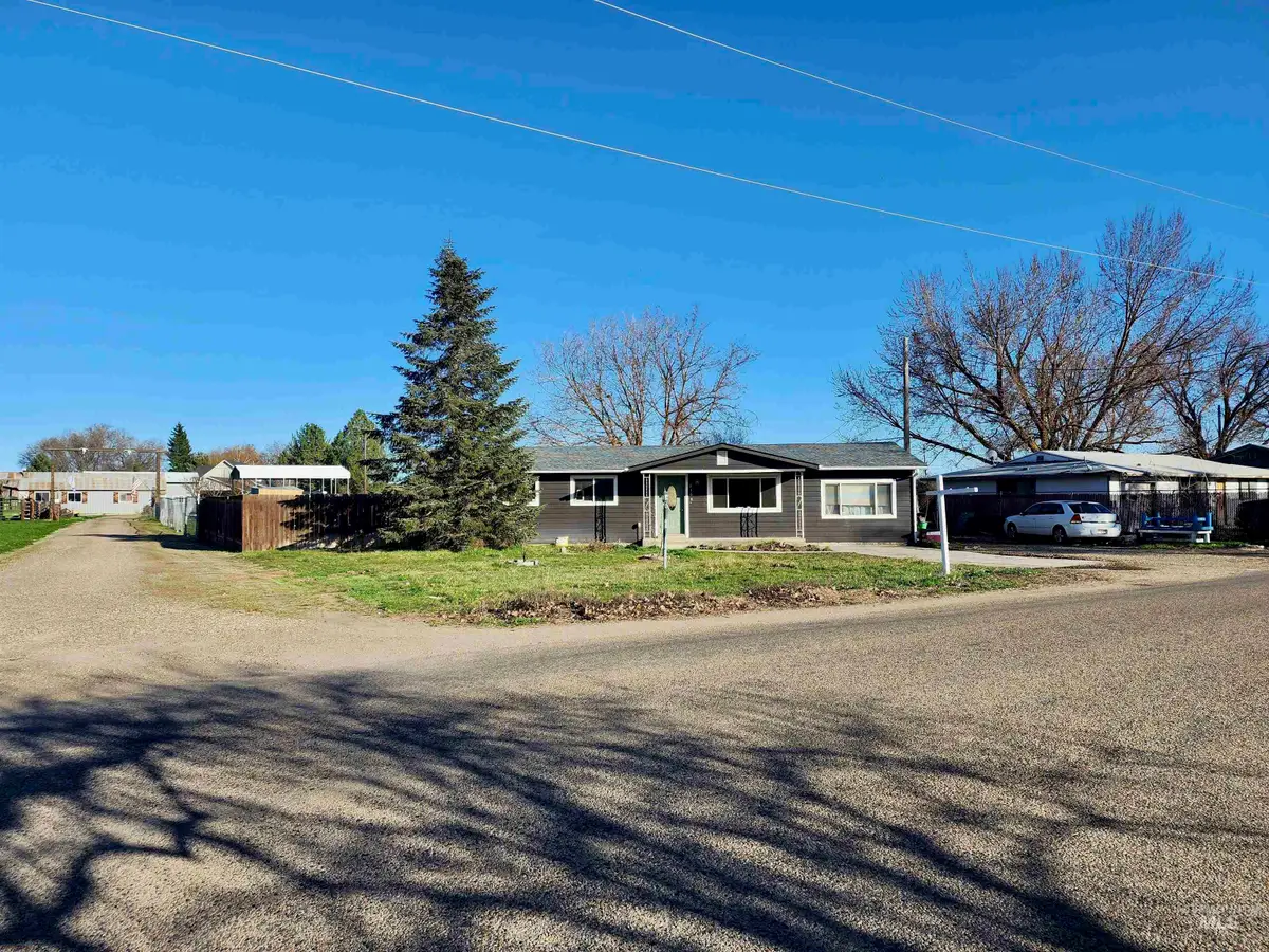 8188 N Pennsylvania Ave, Fruitland, ID 83619 - #1