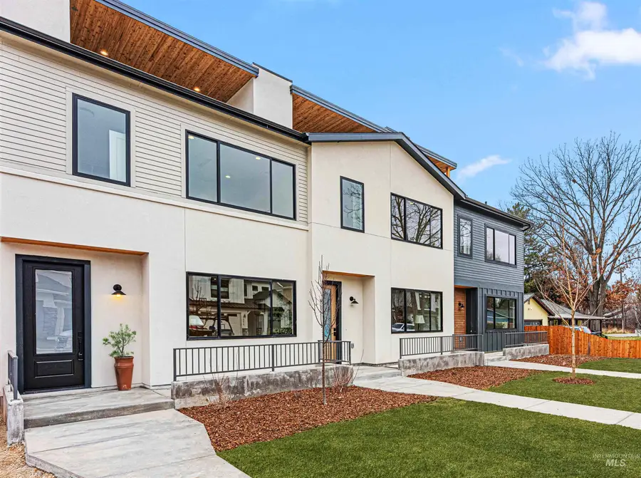 3386 W Whimbrel Lane #Middle Unit, Boise, ID 83703 - #2