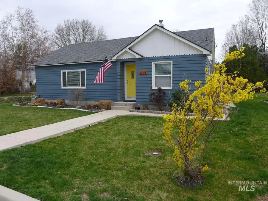 1224 N Michigan Ave, Caldwell, ID 83605 - #2