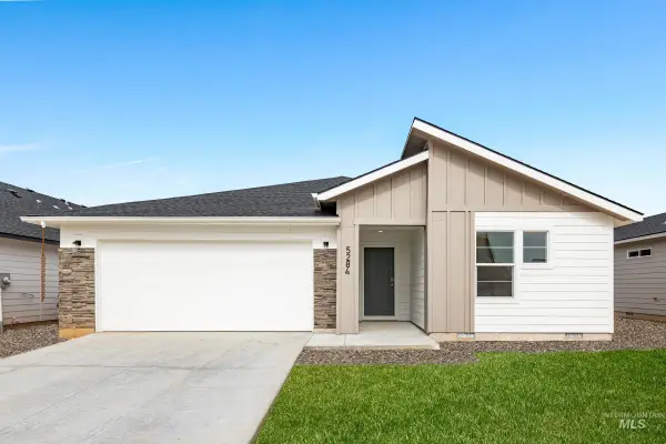 5284 E Phelps Lake Dr, Nampa, ID 83687
