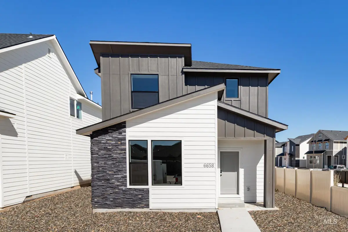 6658 W Redwood Creek Dr, Meridian, ID 83646 - #1