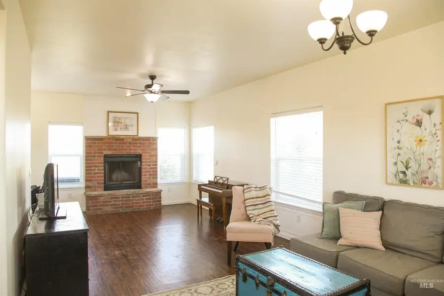 3813 N 2456 E, Filer, ID 83328 - #3