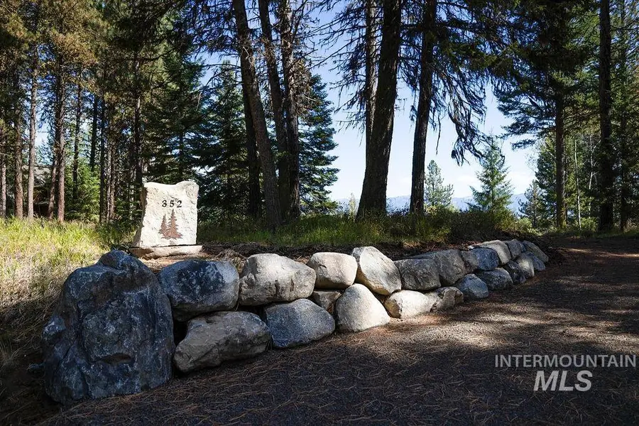 352 Blackhawk Lake Dr, McCall, ID 83638 - #2