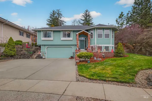 1691 Appaloosa Rd, Moscow, ID 83843