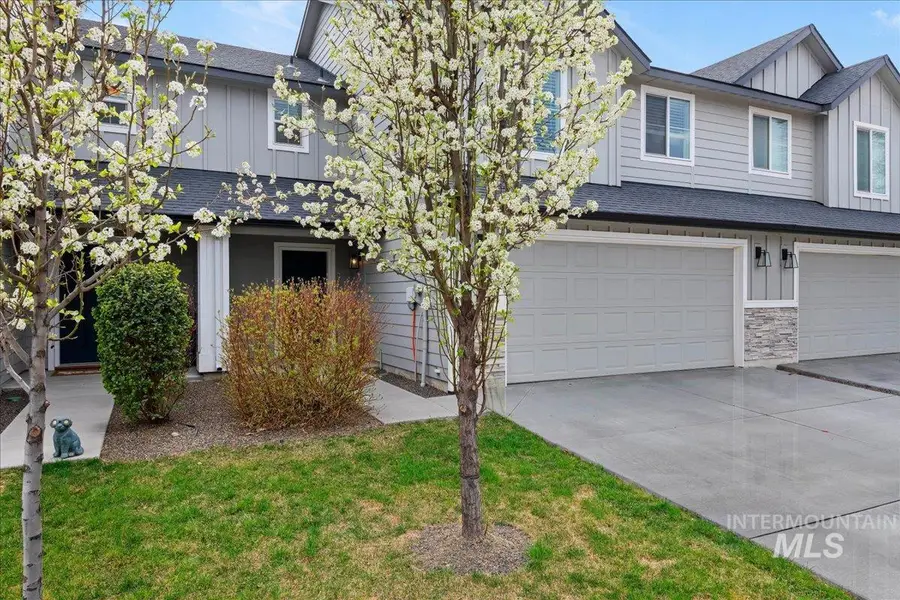 885 W Apple Pine St, Meridian, ID 83646 - #3