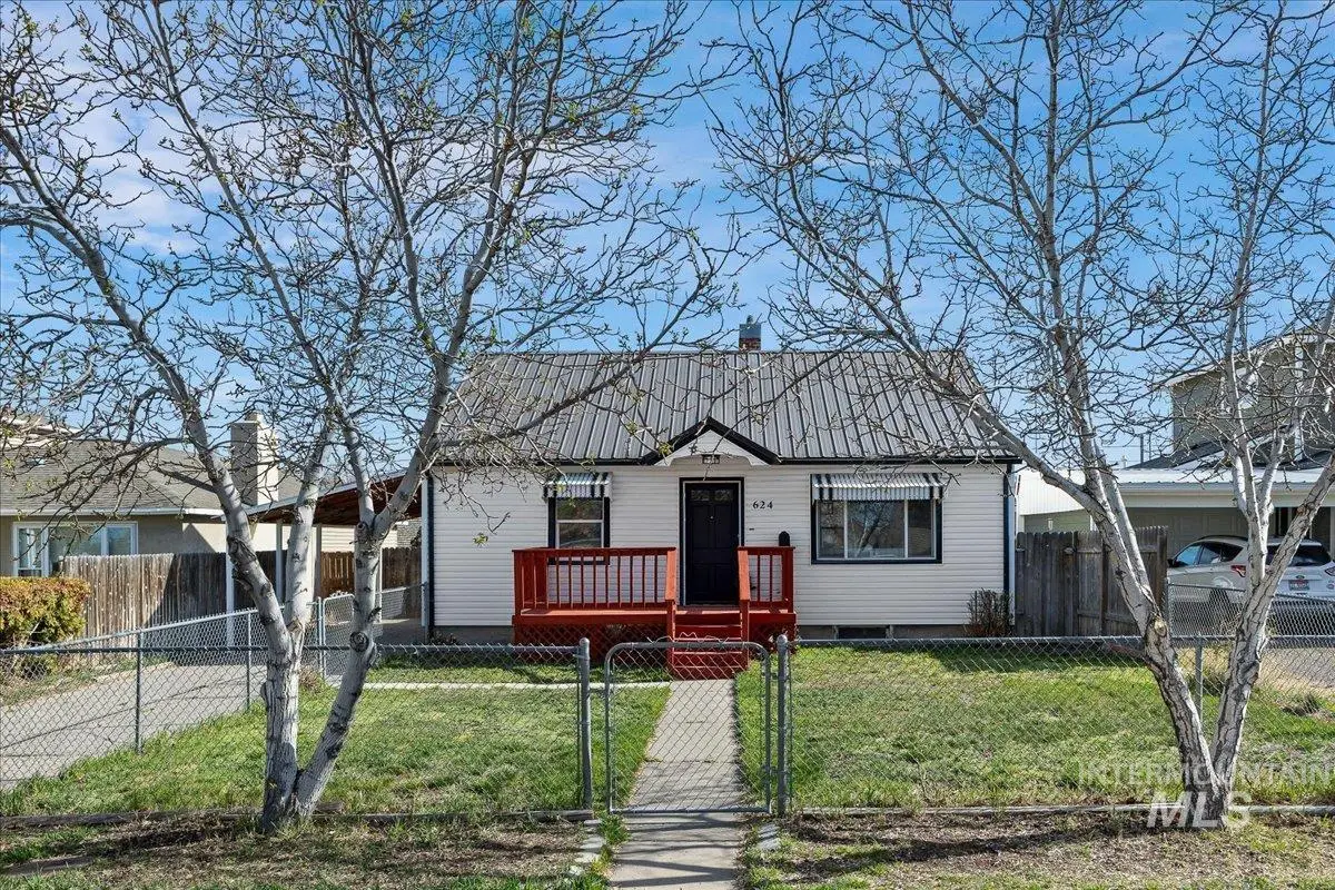 624 N 11th Ave, Buhl, ID 83316 - #1