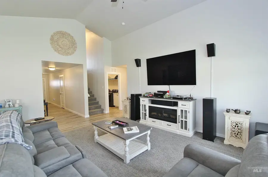 1211 Mahogany St, Parma, ID 83660 - #2