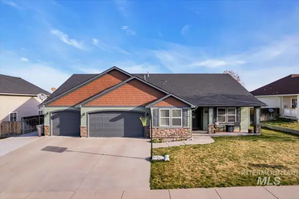 1708 NE Idarock, Mountain Home, ID 83647