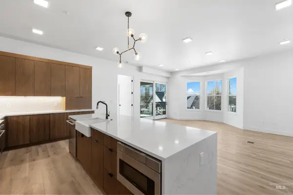 55 E State St #201, Eagle, ID 83616