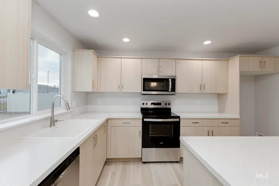 840 NE Trailridge St, Mountain Home, ID 83647 - #3