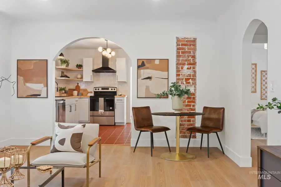 521 E Idaho Ave, Meridian, ID 83642 - #3