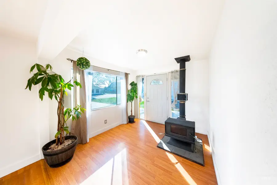 108 SW Park Ave., New Plymouth, ID 83655 - #3