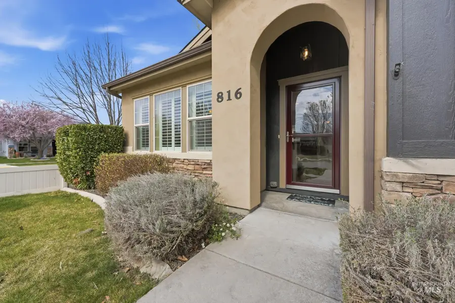 816 E Tallinn St, Meridian, ID 83646 - #3