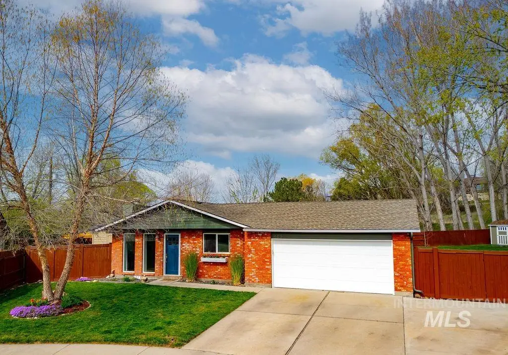 405 N 2nd St, Eagle, ID 83616 - #1