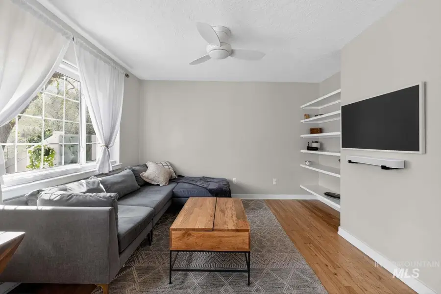 511 W Village Ln, Boise, ID 83702 - #3