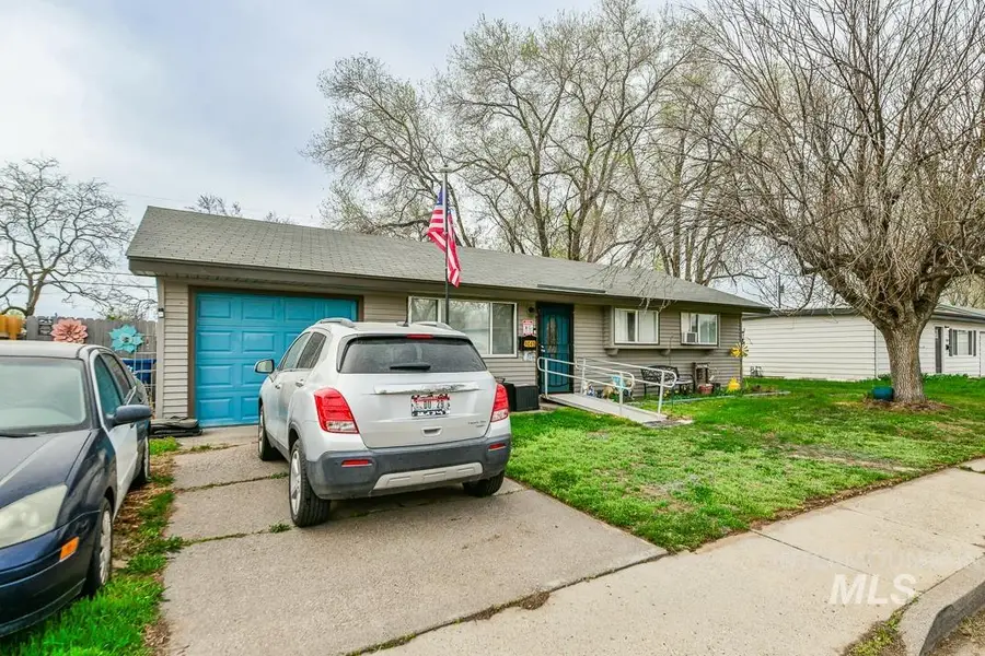 1045 E 16th N, Mountain Home, ID 83647 - #3