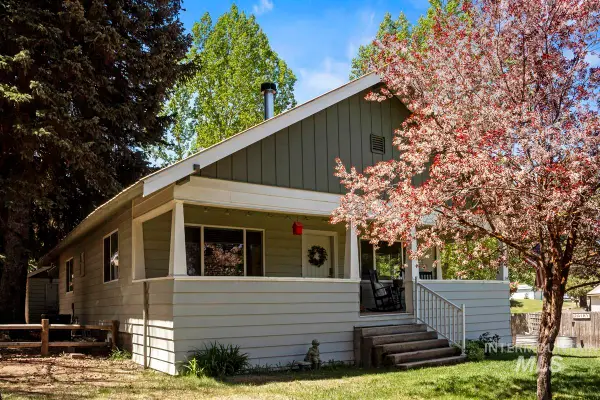 202 S School Street, Cascade, ID 83611