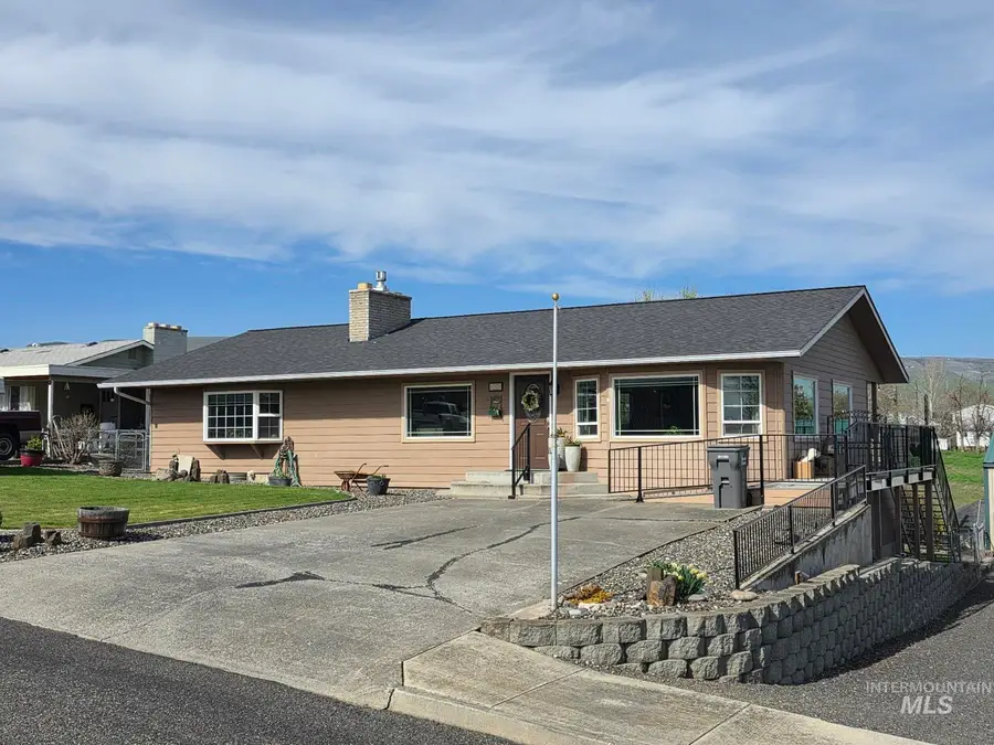 1008 Lambert Court, Clarkston, WA 99403 - #2