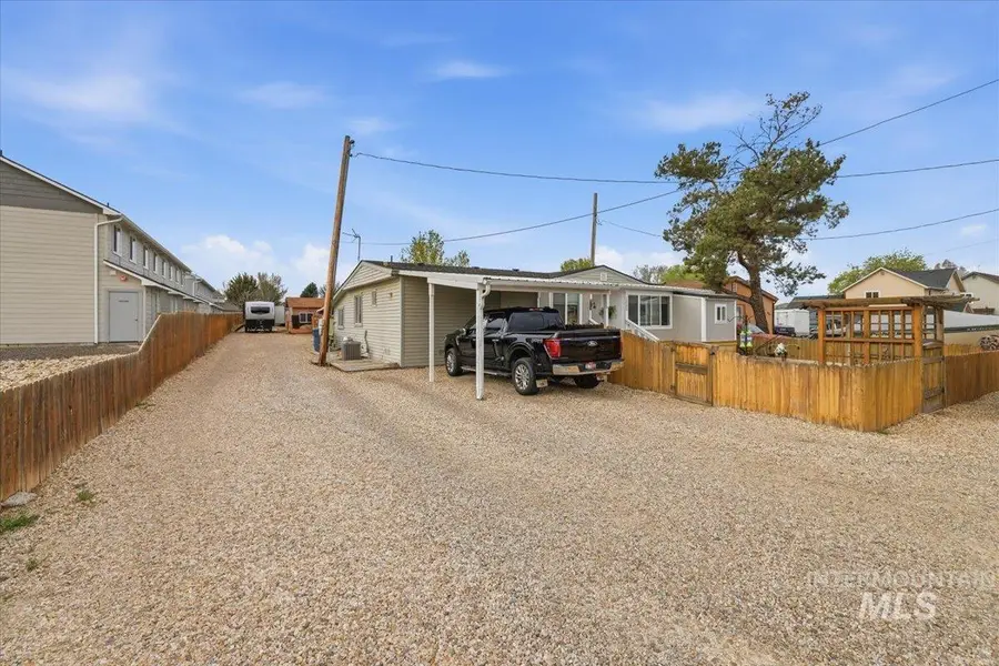 1003 E Iowa Ave, Nampa, ID 83686 - #2