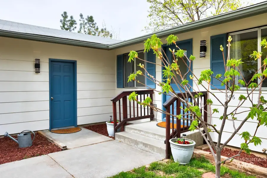 906 E 4th, Emmett, ID 83617 - #2