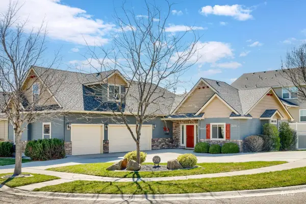201 E Mikyl Ridge Loop, Nampa, ID 83686