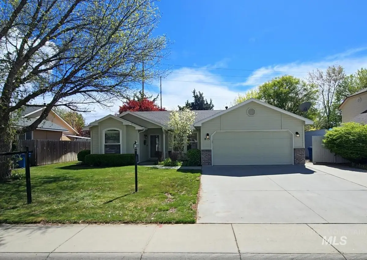 813 Oakmont, Nampa, ID 83686 - #1