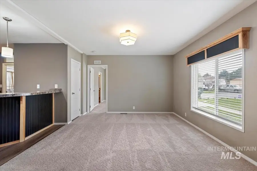 951 W Avalon St #16, Kuna, ID 83634 - #3