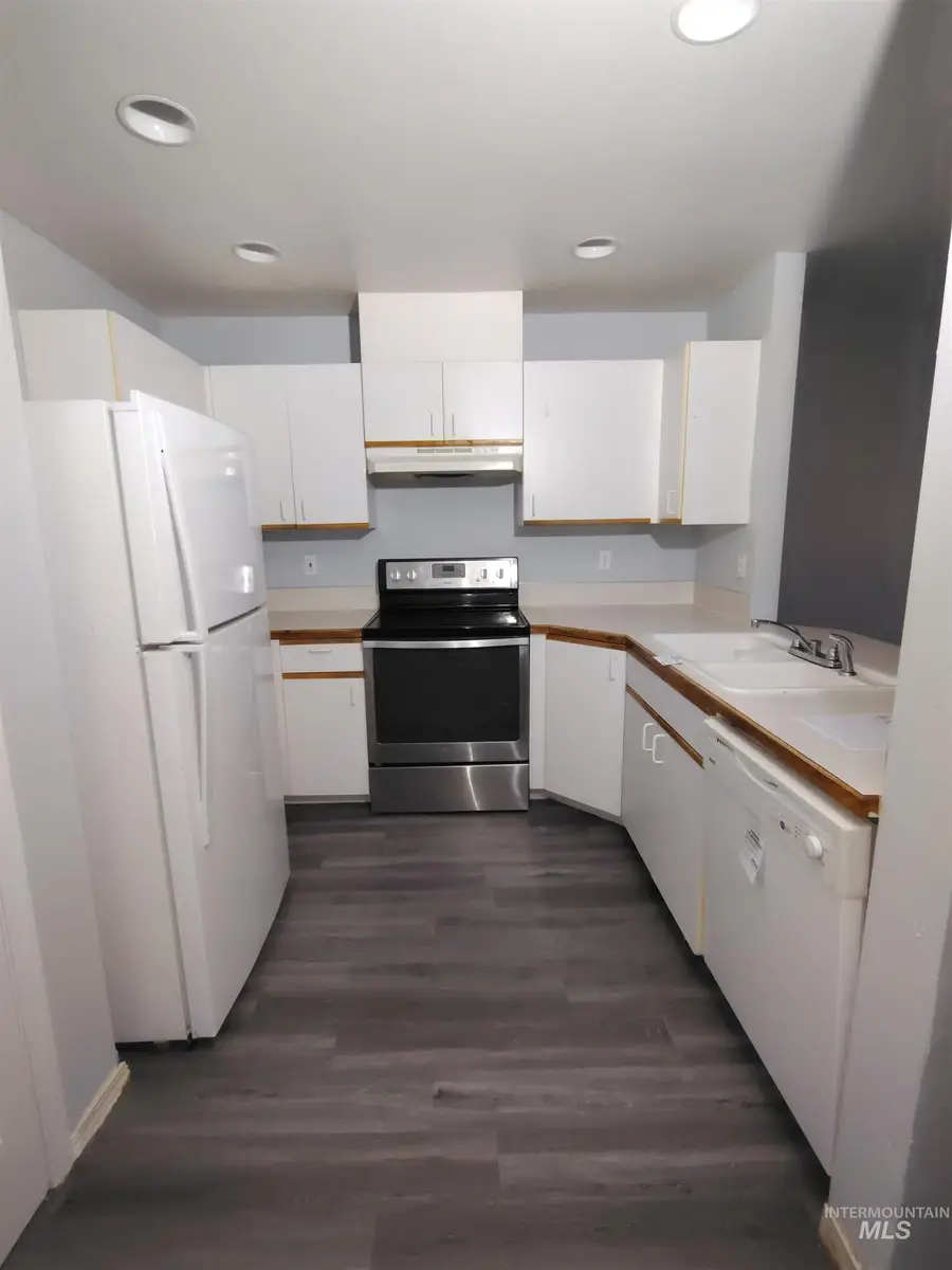 175 Sagebrush Ave, Mountain Home, ID 83647 - #3