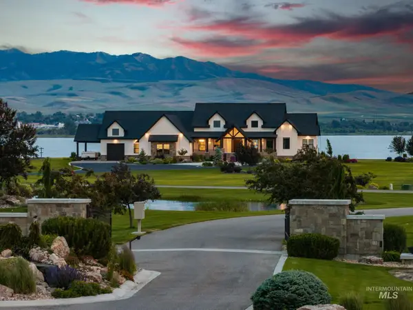 281 Lakeshore Dr, American Falls, ID 83211