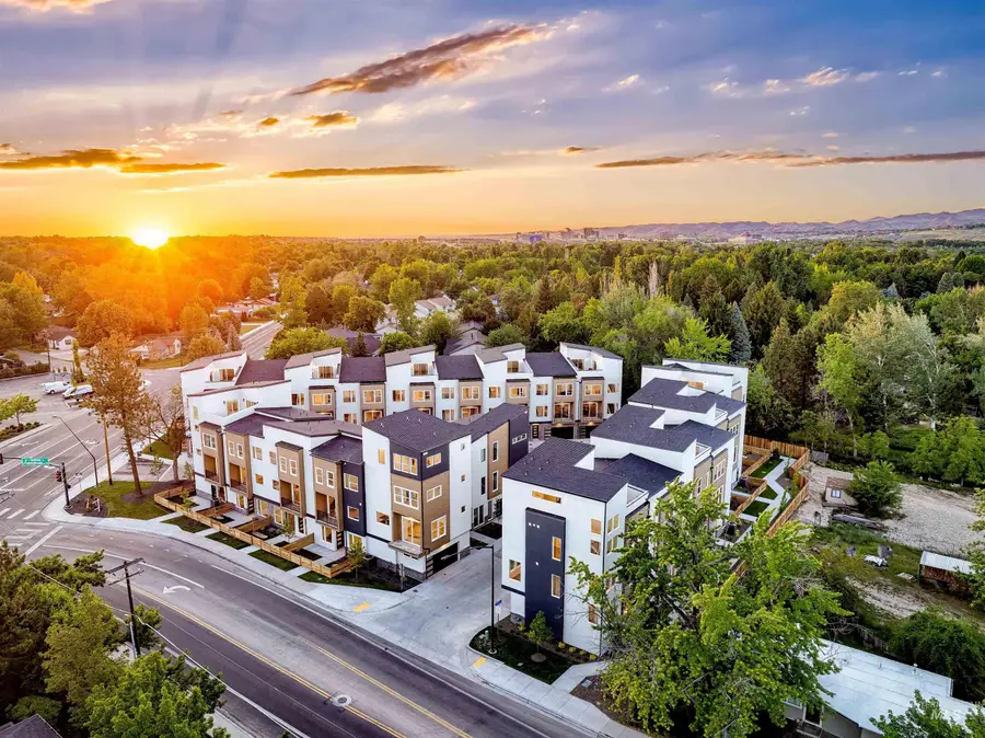 2055 S Makar Ln, Boise, ID 83706 - #3