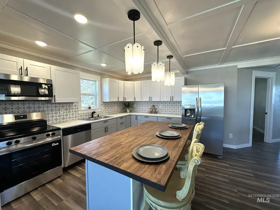 5562 95 Spur Hwy, Ontario, OR 97914 - #2